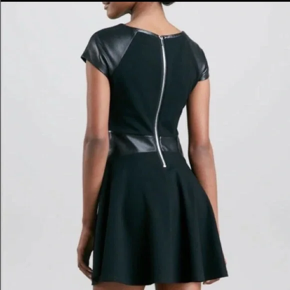 Diane Von Furstenberg Black Fit & Flare Skater Dress, Leather Details, Size 0 - Picture 2 of 11